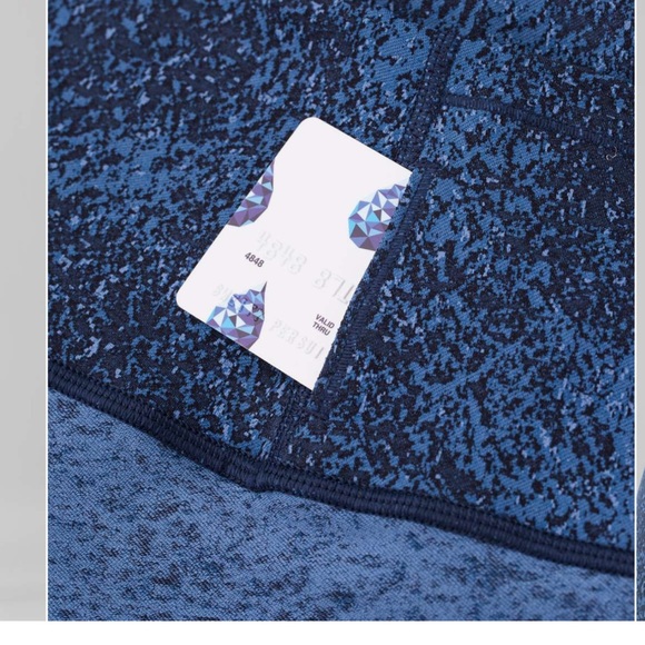 Lululemon crops - Picture 10 of 10